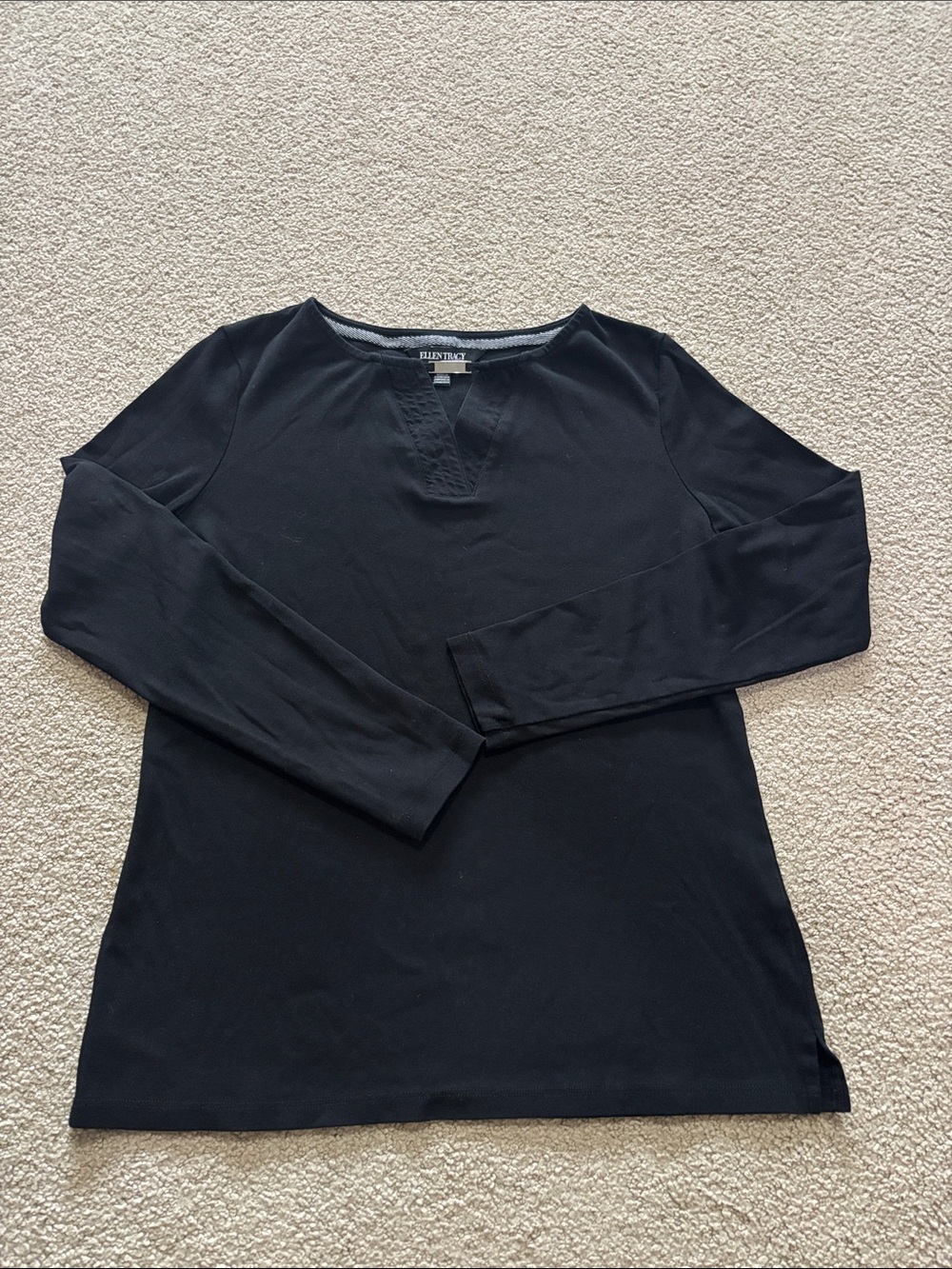 Ellen Tracy Black Long Sleeve V-Notch Top